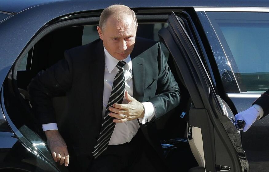    Путин остановил кортеж, чтобы поговорить с гражданами России