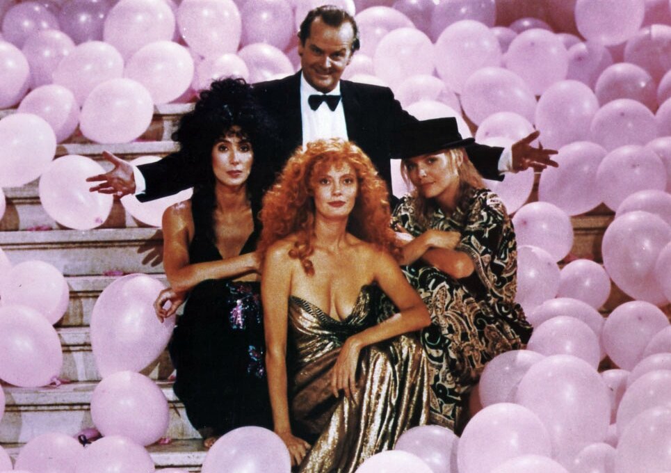 Шер, Джек Николсон, Сьюзен Сарандон, Мишель Пфайффер / Иствикские ведьмы, 1987 (Warner Bros.)