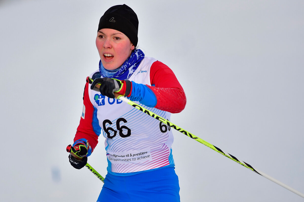 Спорт слепых лыжные гонки ижевск. Пидгрушная биатлонистка снайпер. Елена Пидгрушная биатлонистка. Елена Пидгрушная снайпер. Биатлонистка Елена Пидгрушная на Олимпиаде в Сочи.