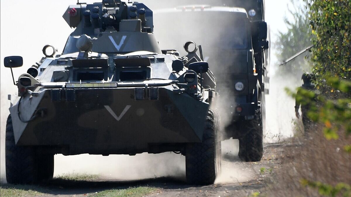 БТР-80 отдельного батальона материального обеспечения воздушно-десантных войск в Запорожской области© РИА Новости