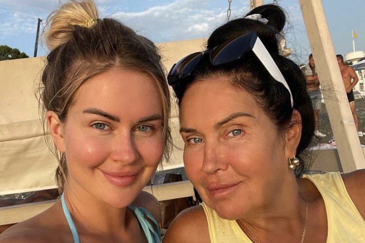     Мать звезды «Дома-2» Марины Африкантовой серьезно пострадала в аварии