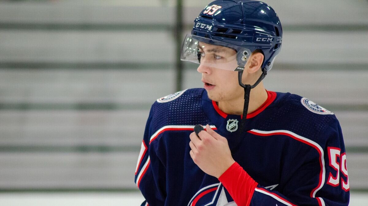    Нападающий "Коламбус Блю Джекетс" Егор Чинахов© Фото : twitter.com/BlueJacketsNHL