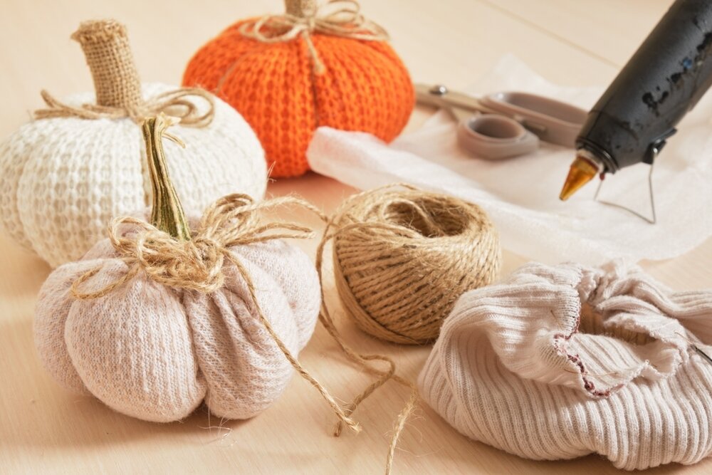    Чтобы сделать тыкву, потребуется совсем немного свободного времени