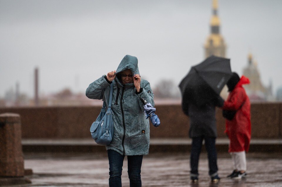     Тепло и дождливо будет в Петербурге 7 ноября  ПЫХАЛОВА Юлия (архив)
