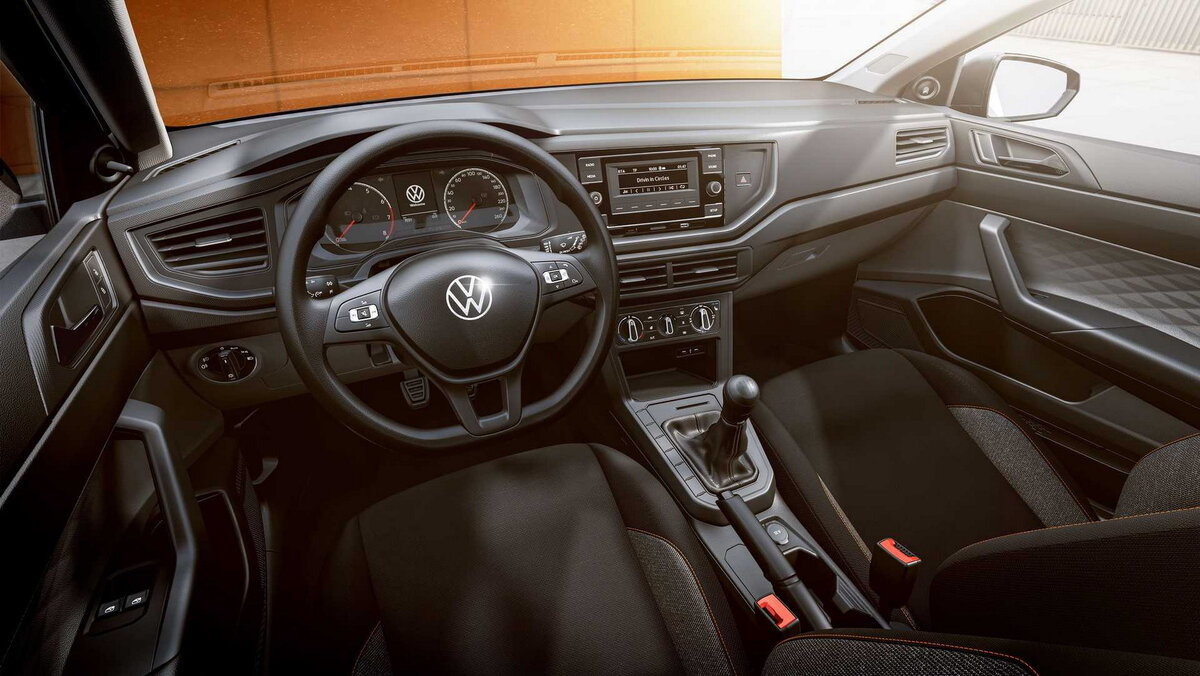    Интерьер Volkswagen Polo Track