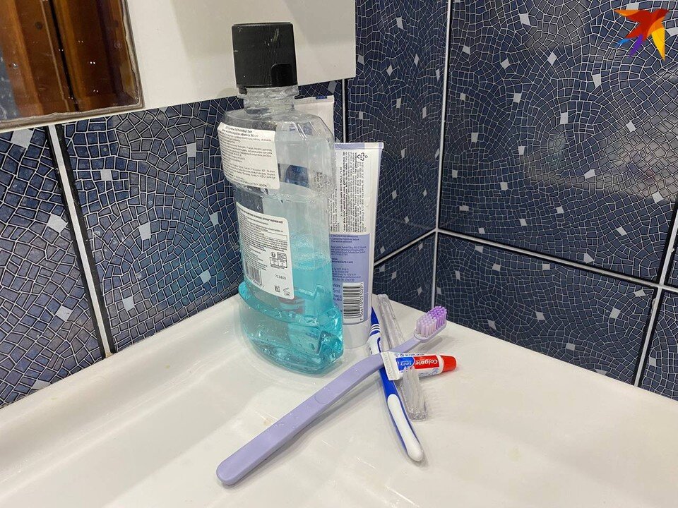     Не стоит забывать об ополаскивателе для рта при ежедневном уходе за зубами и деснами. Фото: архив "КП".