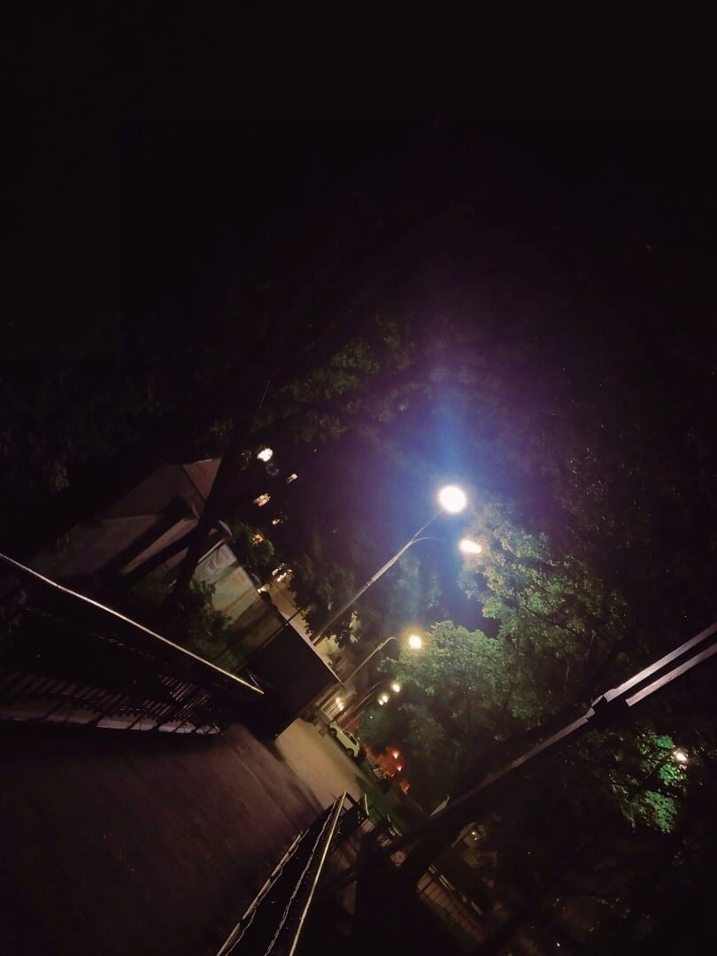 Любимый отцом Кронштадт. Просто лестница... А может, его душа тоже ушла куда-то ввысь? Здесь и ниже фото Алексея Черникова - правнука Сергея Александрова.