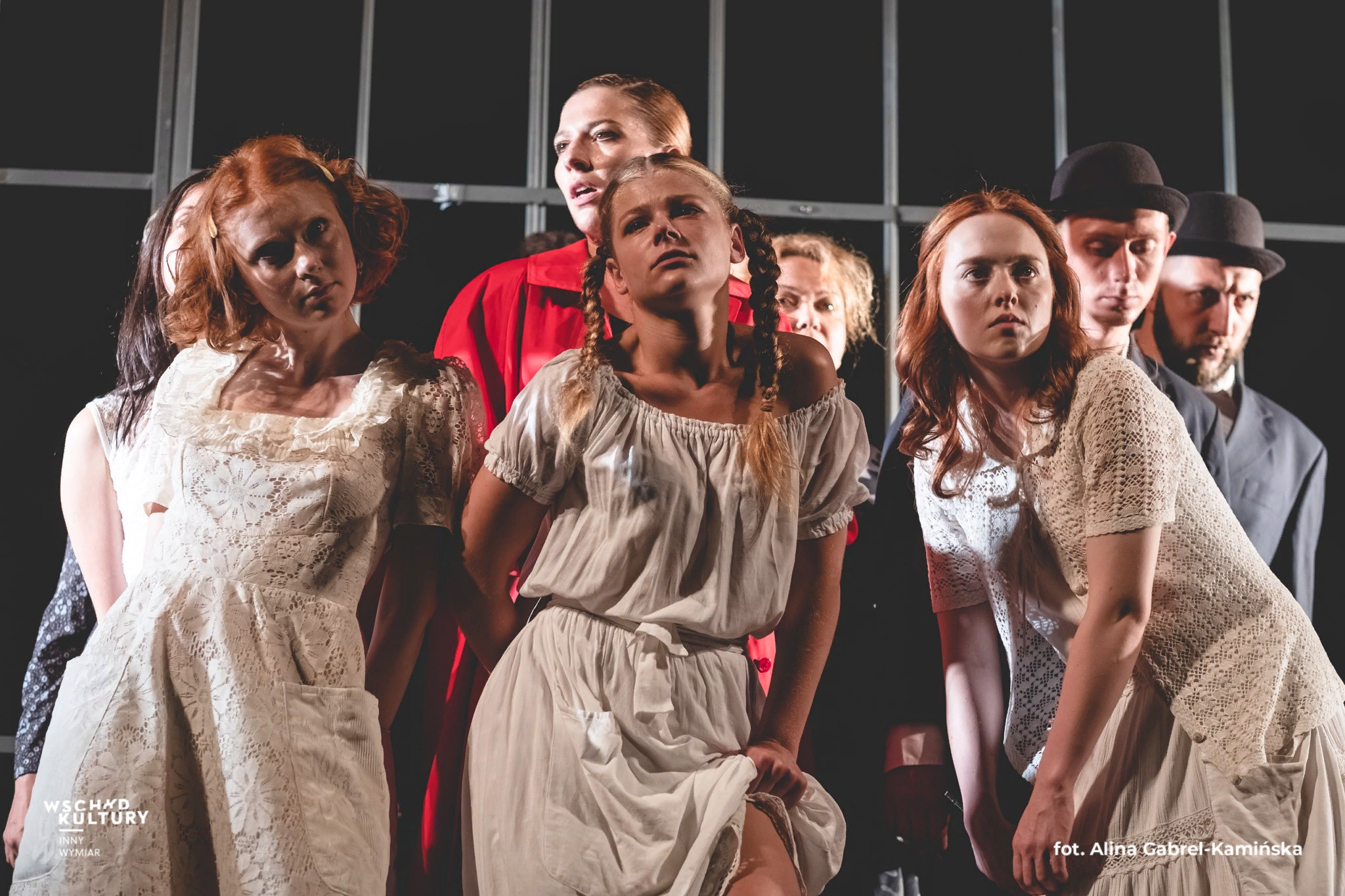 Тюз плохие парни саратов. Мужчина в театре. Театр на булаке казань внутри. Мужчина в театре. Плохие парни спектакль.