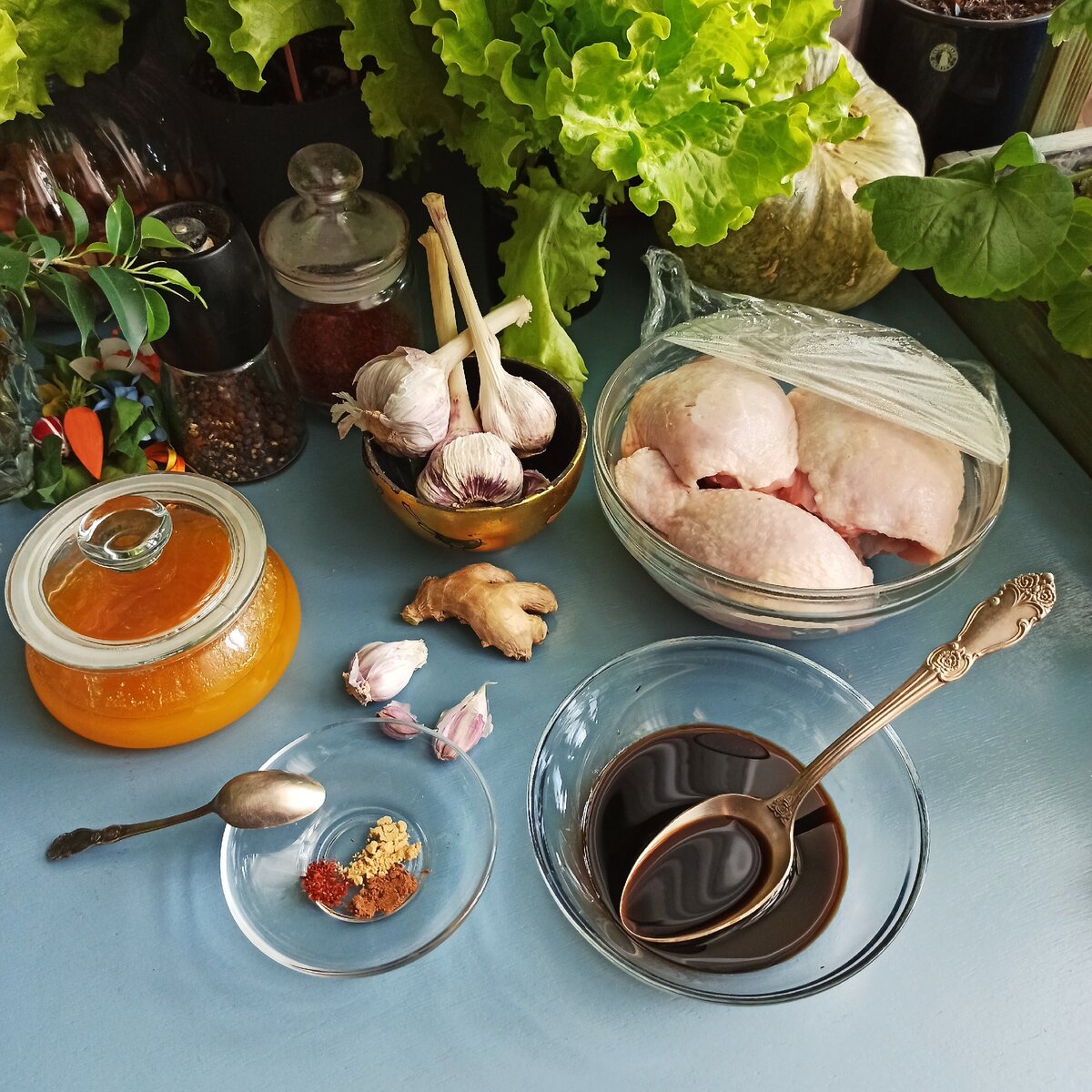 Маринад из меда и соевого соуса мне очень нравится.