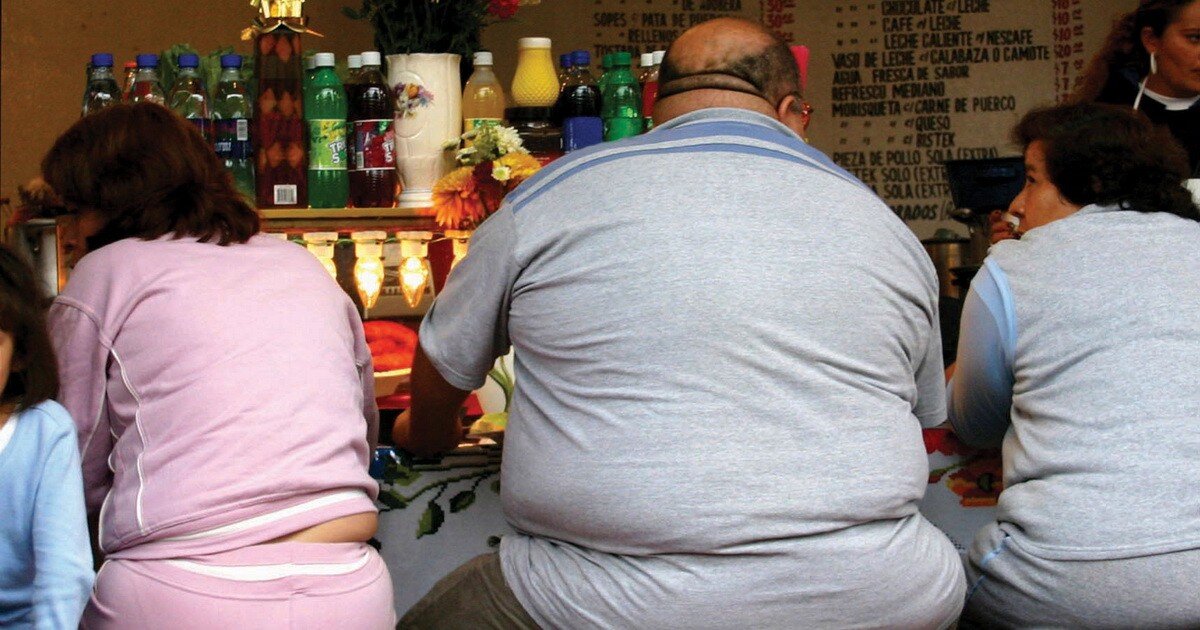 Люди которые страдают ожирением. Толстяки в Америке. Ожирение в Америке.