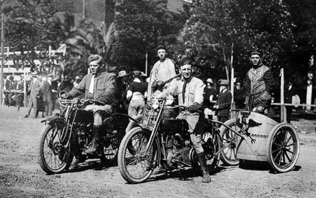 https://www.reddit.com/r/OldSchoolCool/comments/2indql/badass_motorcycle_chariots_celebration_of_new/
