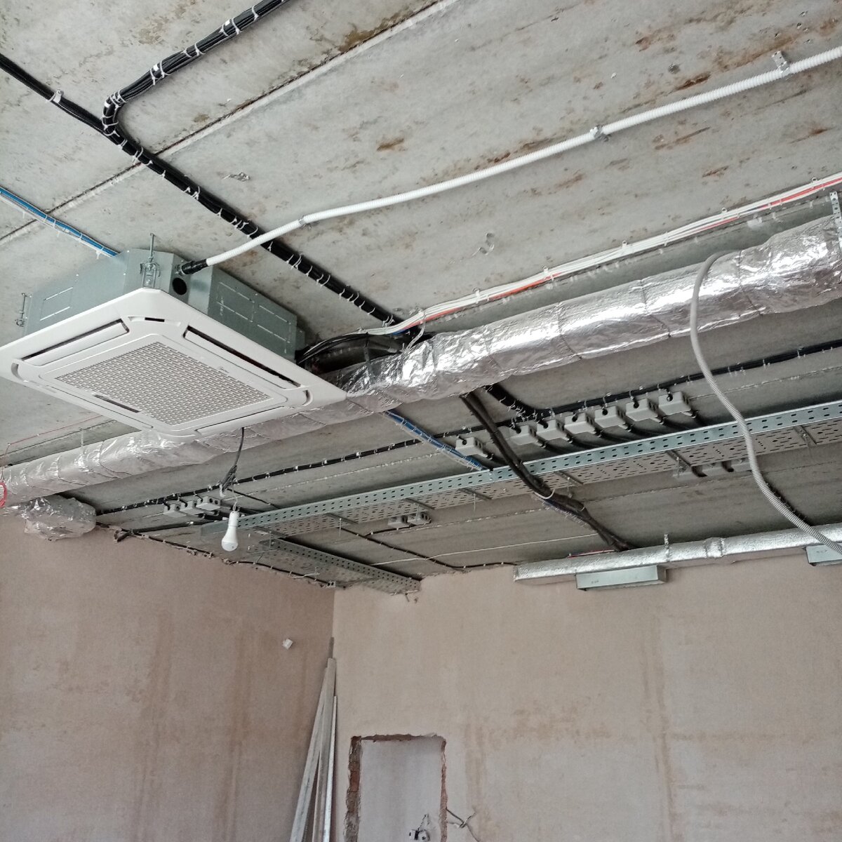 Примеры фотографий электромонтажных работ