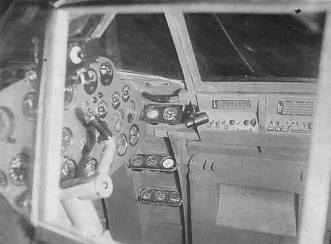 Правый пульт кабины пилота (макет). Источник фото: http://aviadejavu.ru/