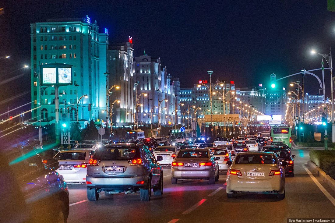 Редкая пробка в Туркмении