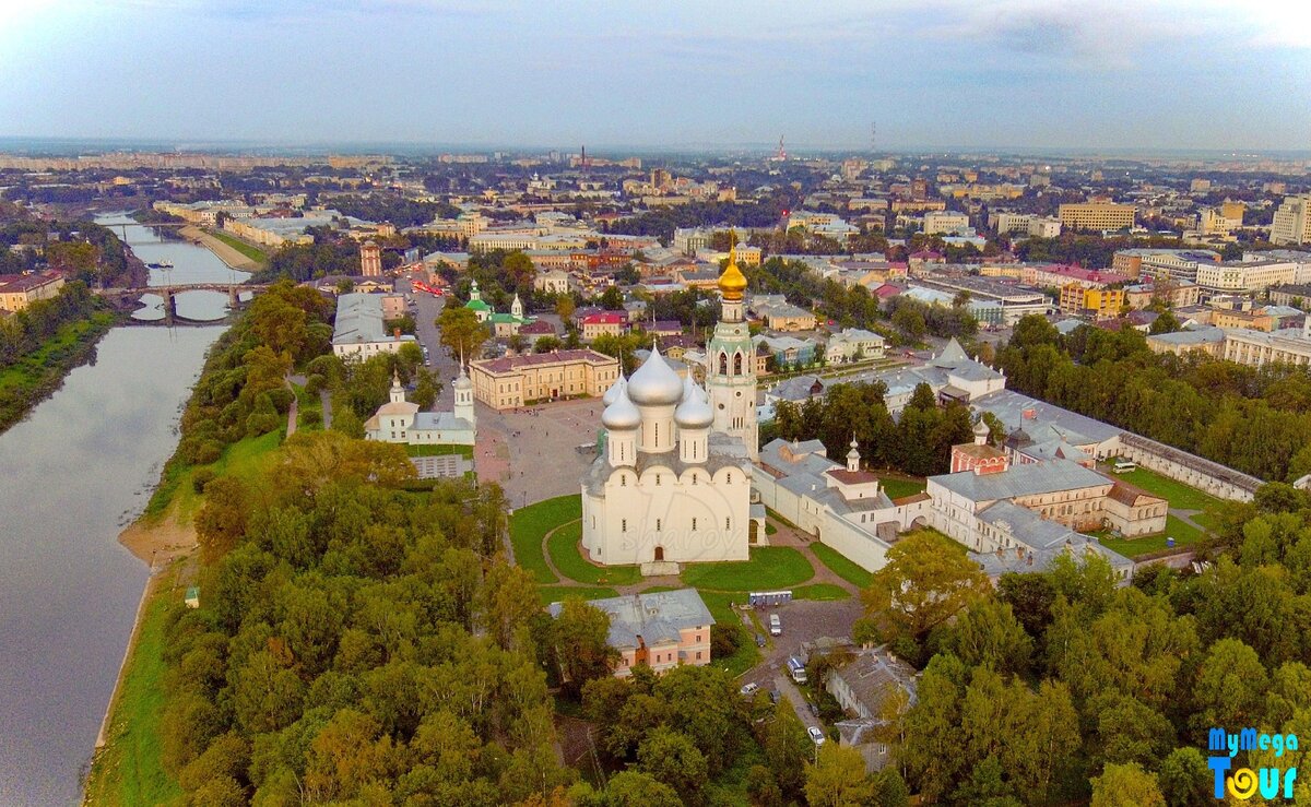 Жители города вологда. Вологда Кремль. Вологда центр города. Вологодский Кремль вид сверху. Город Вологда с высоты птичьего полета.