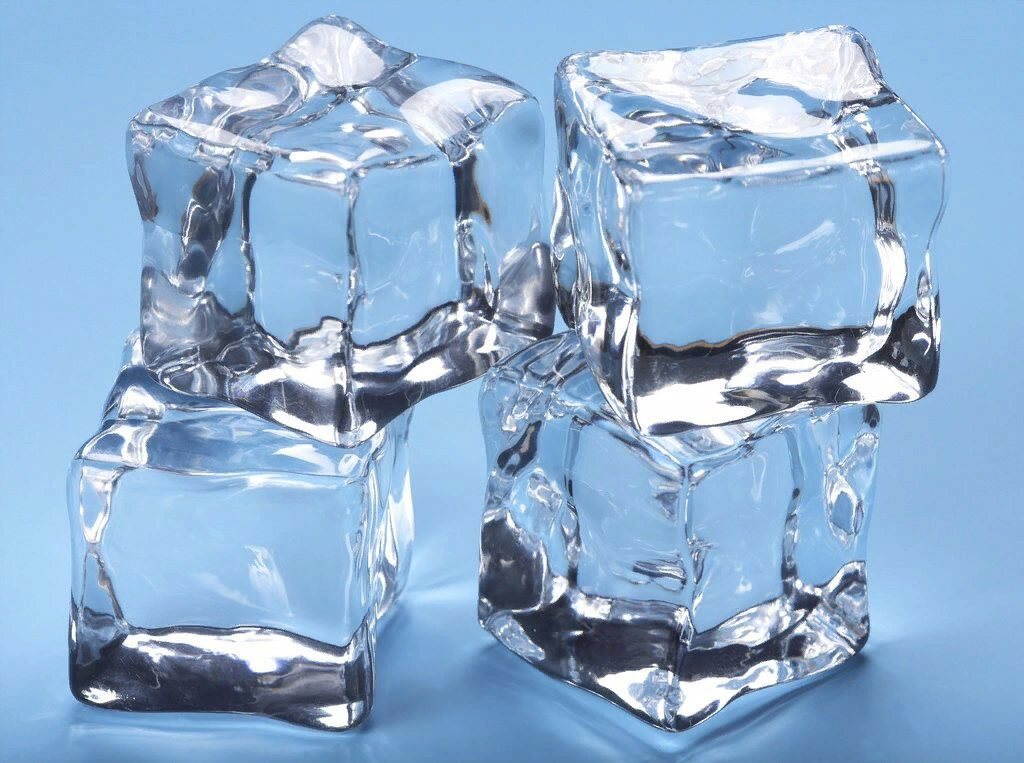 Сколько кубиков льда. Кусок льда. Кубики льда. Кусочки льда. Ледяной кубик.