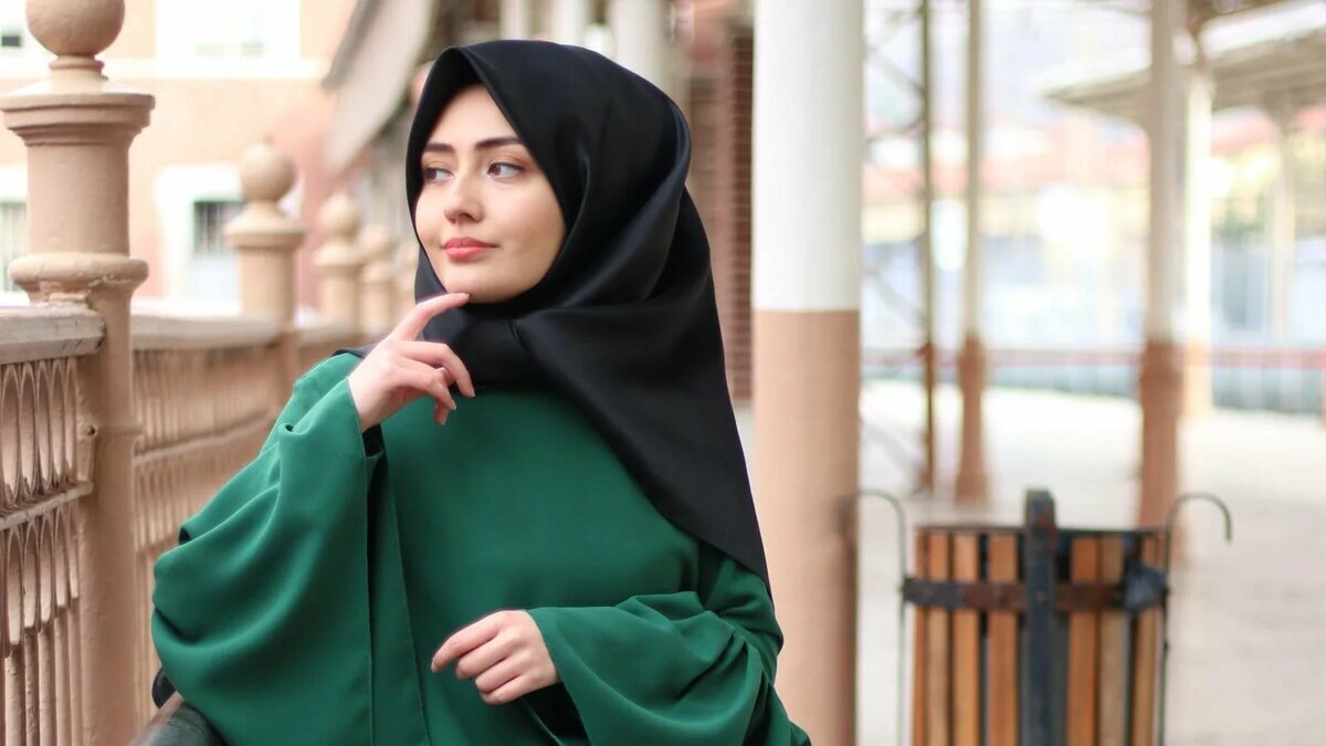 Современная девушка в хиджабе
