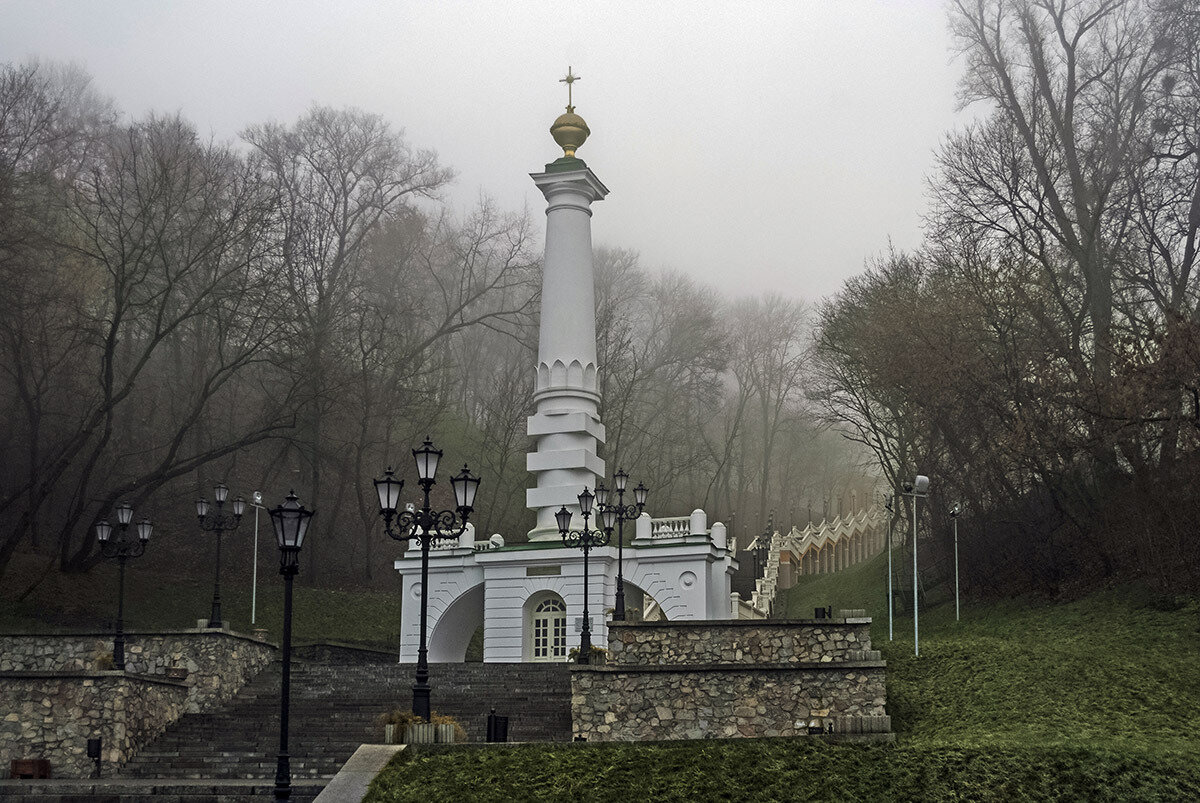 Магдебургское право города. Смоленск памятник Магдебургскому. Памятник Магдебургскому праву. Колона Магдебурзьке право в Киеве.