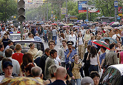 15 лет прошло... с генерацией и высоким разобрались. Самое время начать ремонт проводки в домах, а лучше не ремонт а тотальную замену. С ориентиром на советские нормативы по качеству.
