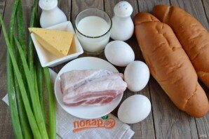 одготовьте продукты. Булочки должны быть свежими, а специи можно добавлять любые, я люблю с черным ароматным перцем. Приступим! 