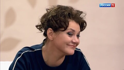 Анна Уколова у Бориса Корчевникова (фото m.russia.tv)