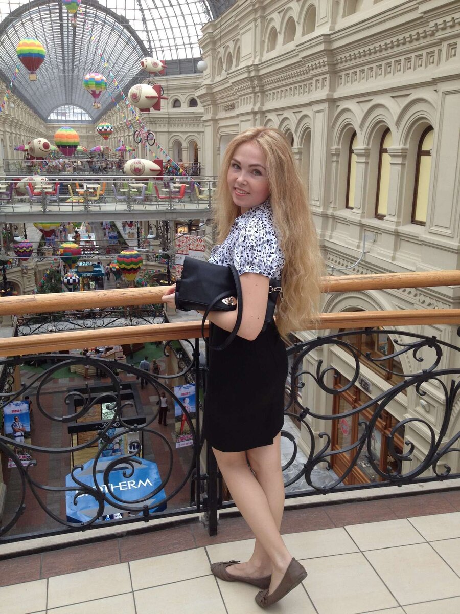 Наверное, у каждого туриста или понаехавшего есть фотография из ГУМа))