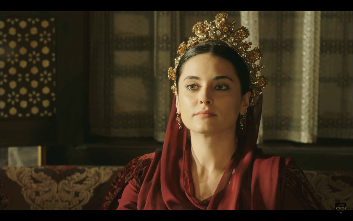 Халиме Султан из Империи Кёсем, в исполнении Аслыхан Гюрбюз.