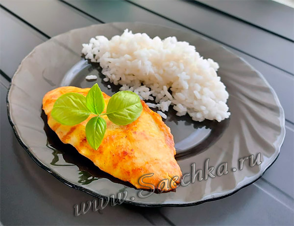 Жареная куриная грудка с отварным рисом