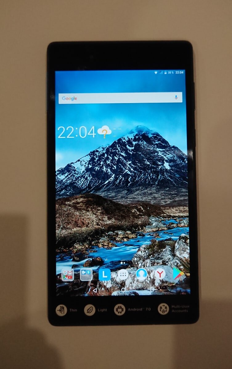 У него снимается клавиатура фото без нее.