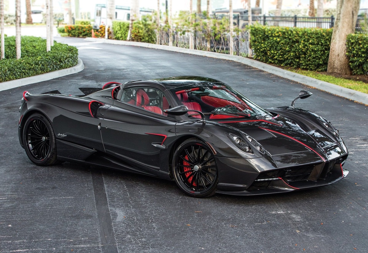 10 место Pagani Huayra 372 км/ч