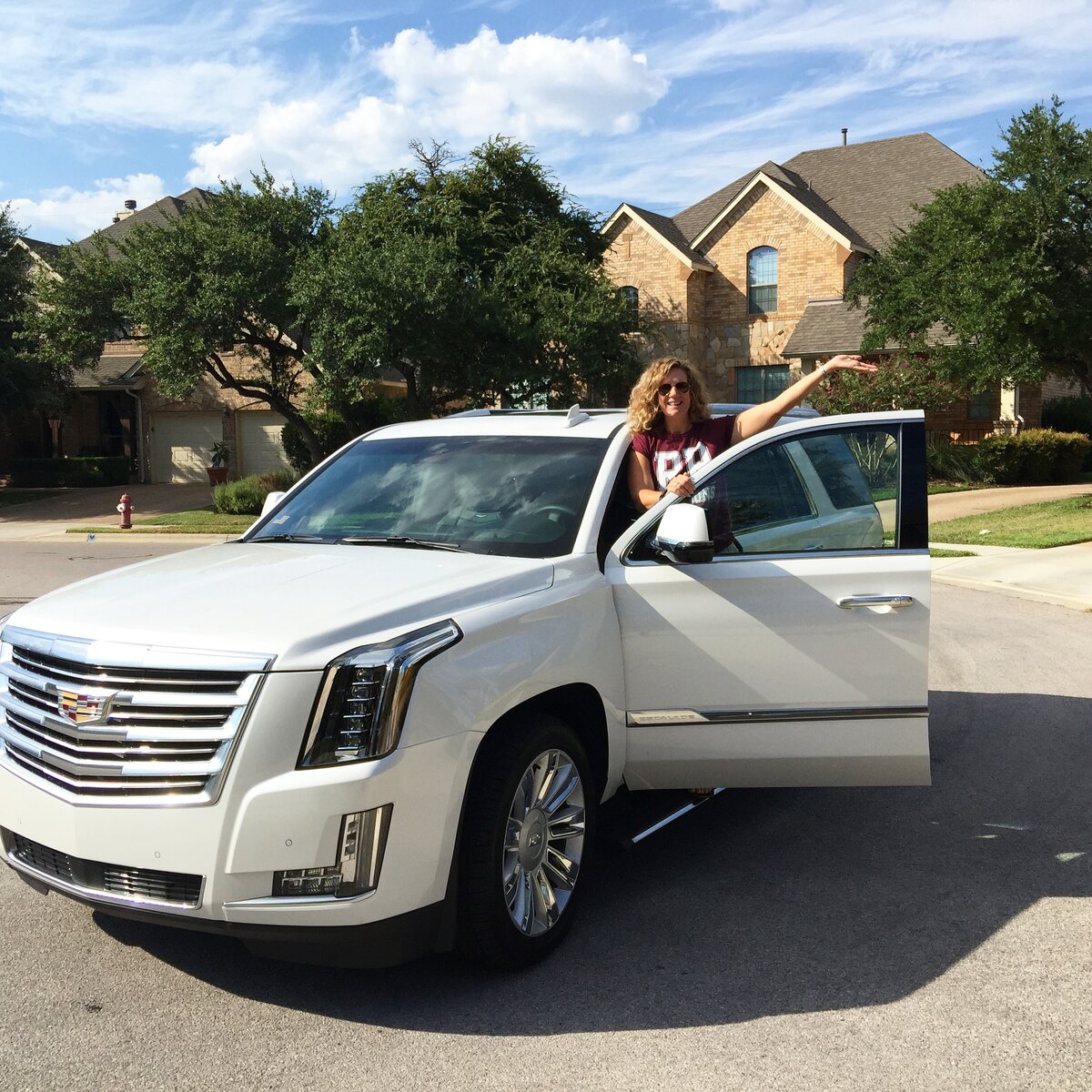 Пародию машин. Кадиллак Эскалейд Моргенштерн. Cadillac Escalade МОРГЕНШТЕРНА. Кадиллак Эскалейд 2016. Кадиллак Моргенштерн машина.