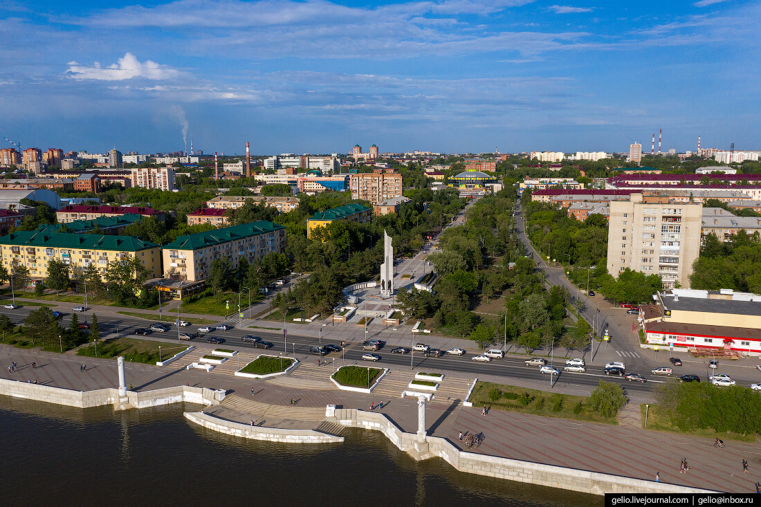 Омску нужен. Центр Омска с высоты. Город Омск сверху. Омск gelio. Улица Ленина Омск с высоты.