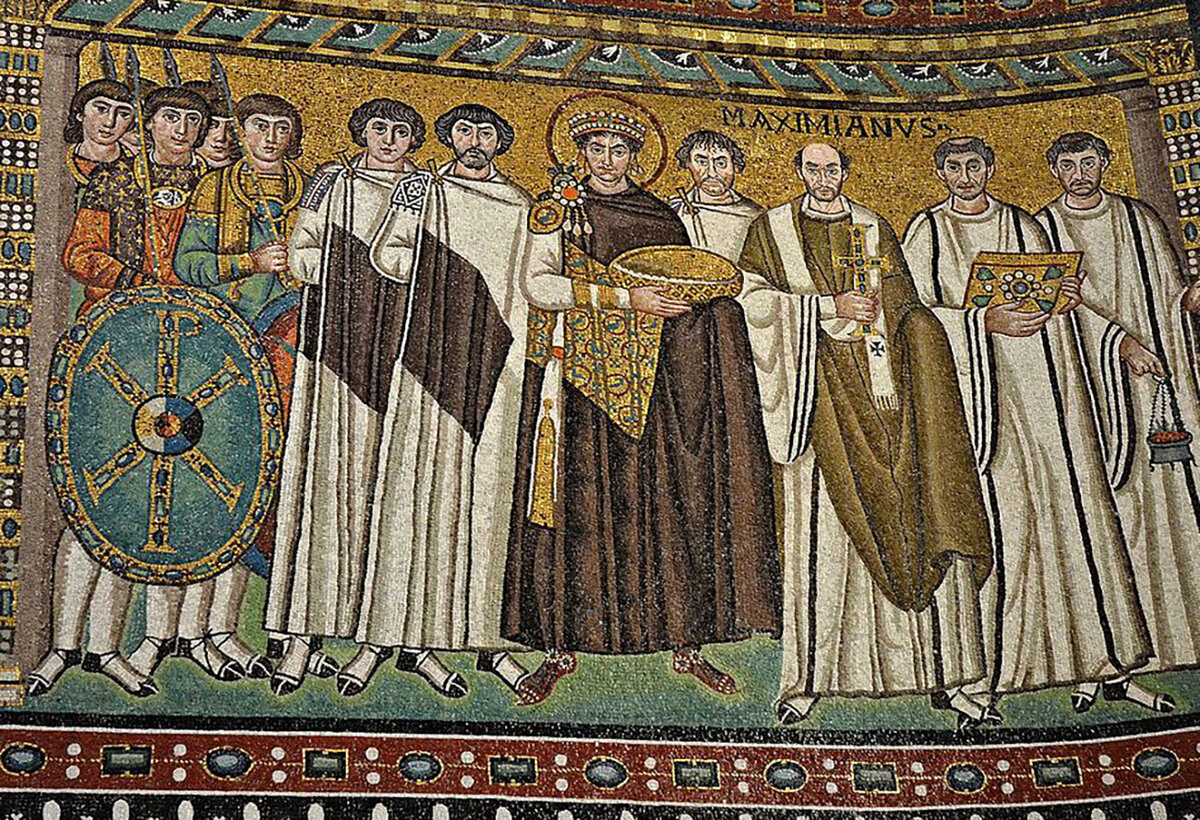 Император Юстиниан и его администрация. Мозаика церкви Сан-Витале в Равенне (547 год)