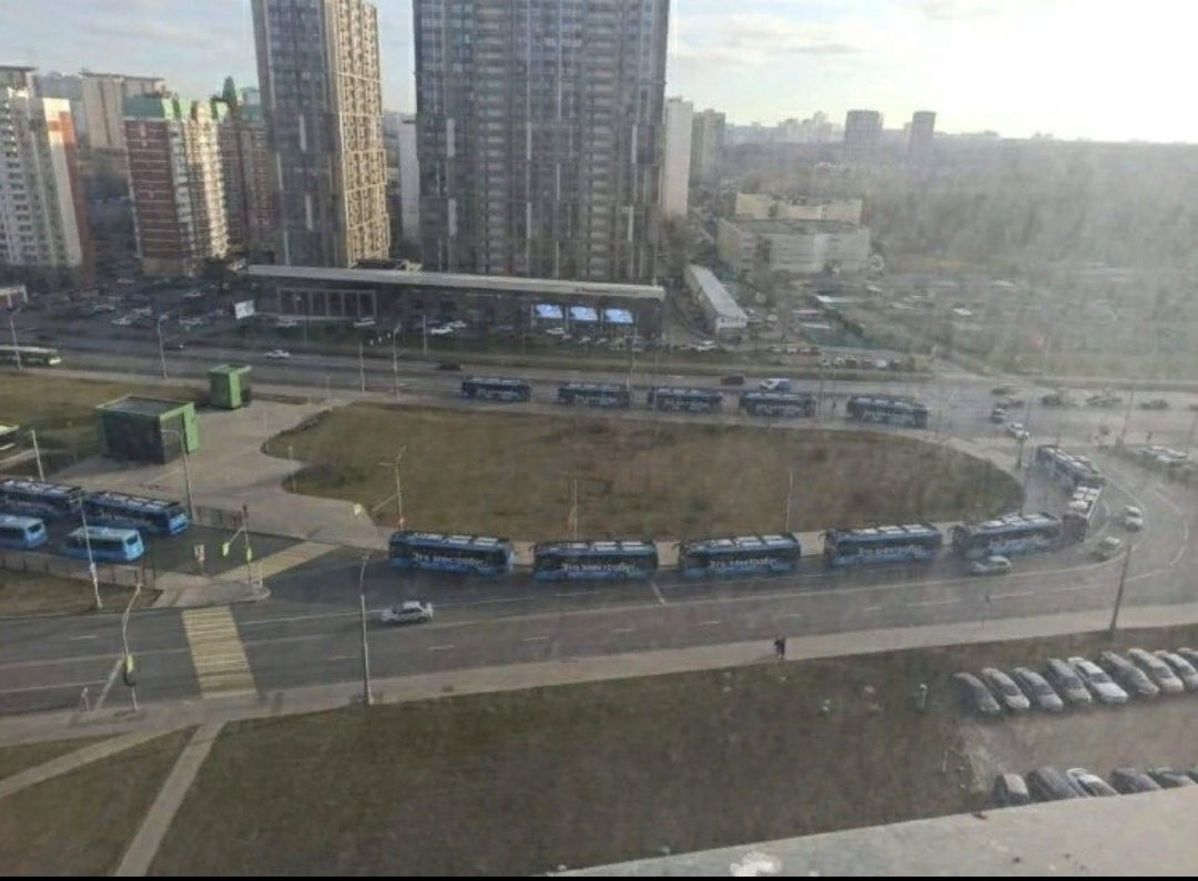 Электробусы Собянина опять не ездят, а стоят..