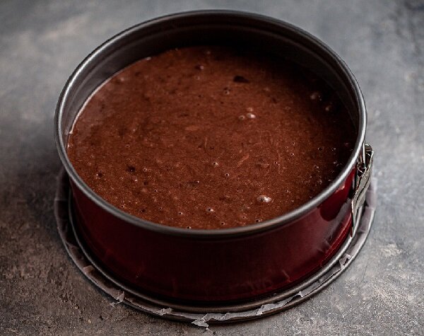 Рецепт торта Ночка: шоколадный бисквит, крем из манки, помадка