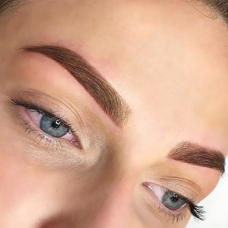 Работа выполнена в студии The  Best Lashes