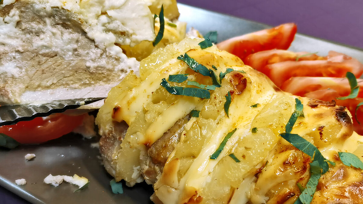 свинина с ананасами в духовке. мясо под ананасами в духовке. мясо в духовке из свинины с ананасом. мясо в духовке из свинины с ананасом. мясо в духовке из свинины с ананасом.