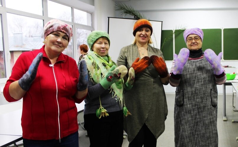 Преподаватель Маргарита Кузнецова с ученицами 