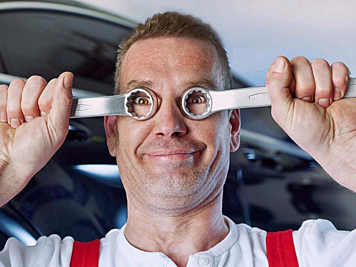 Это история о том, как разгильдяйство новеньких мастеров приводило к убыткам, которые потом отчасти ими же и отрабатывались