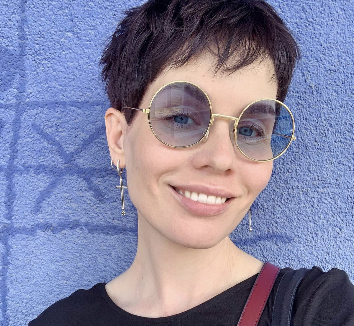 Относиться к жизни слишком серьёзно - значит, лишать себя возможных чудес