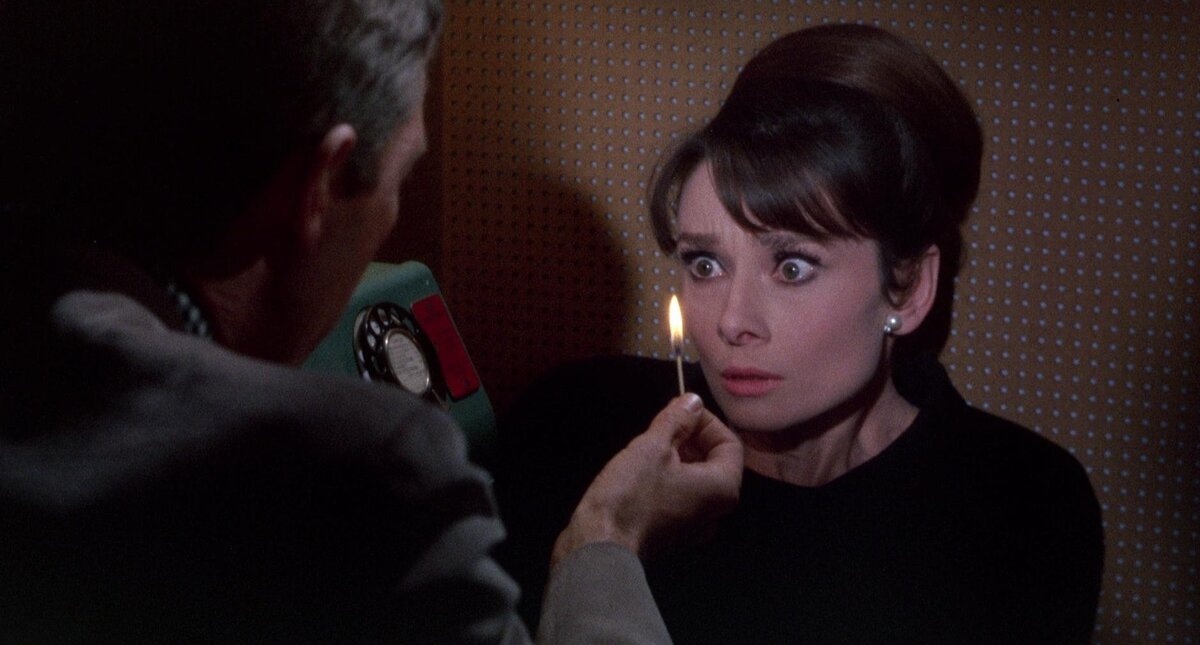 Забавный триллер с Одри Хепбёрн в главной роли или при чём здесь ...