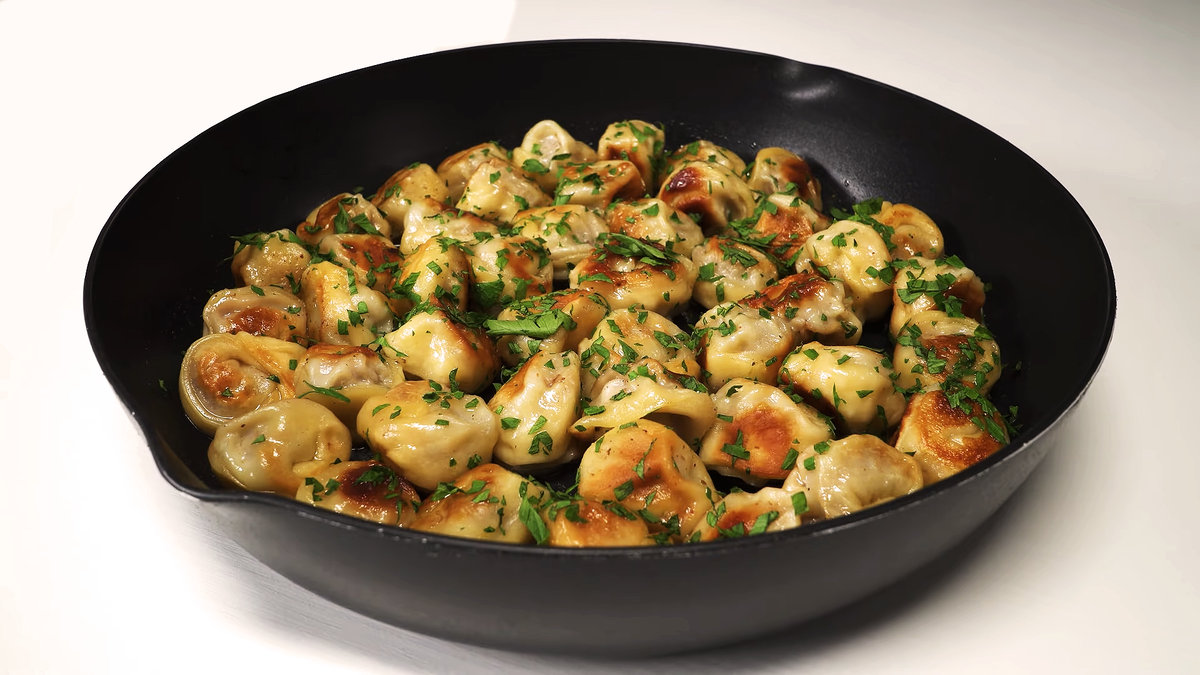 Как приготовить жареные пельмени