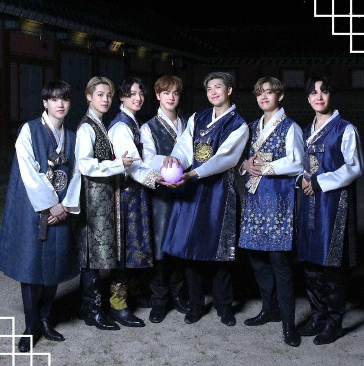BTS отмечают Чусок