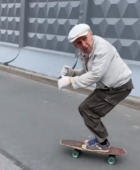 73-летний петербуржец Игорь