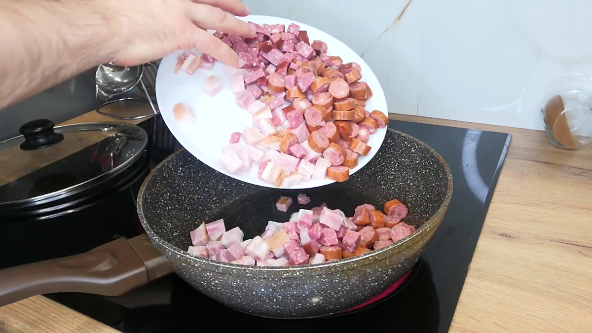 Обжариваем копчености 