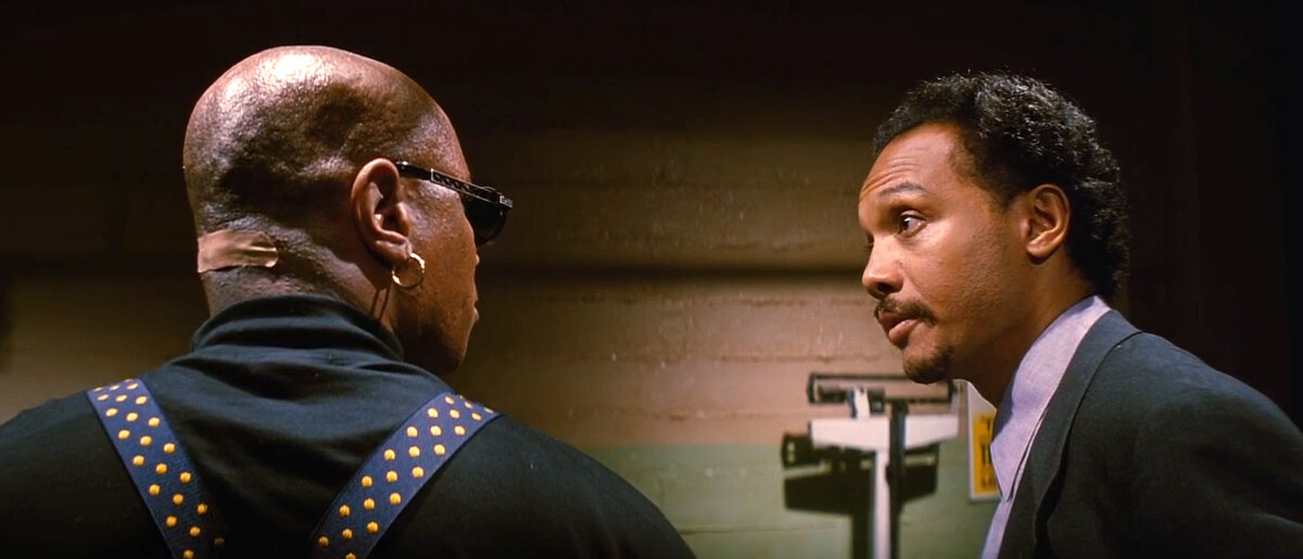 Кадр из кинофильма "Криминальное чтиво", 1994 г., режиссер Квентин Тарантино, сценаристы Квентин Тарантино, Роджер Эвери (скриншот для иллюстрации)