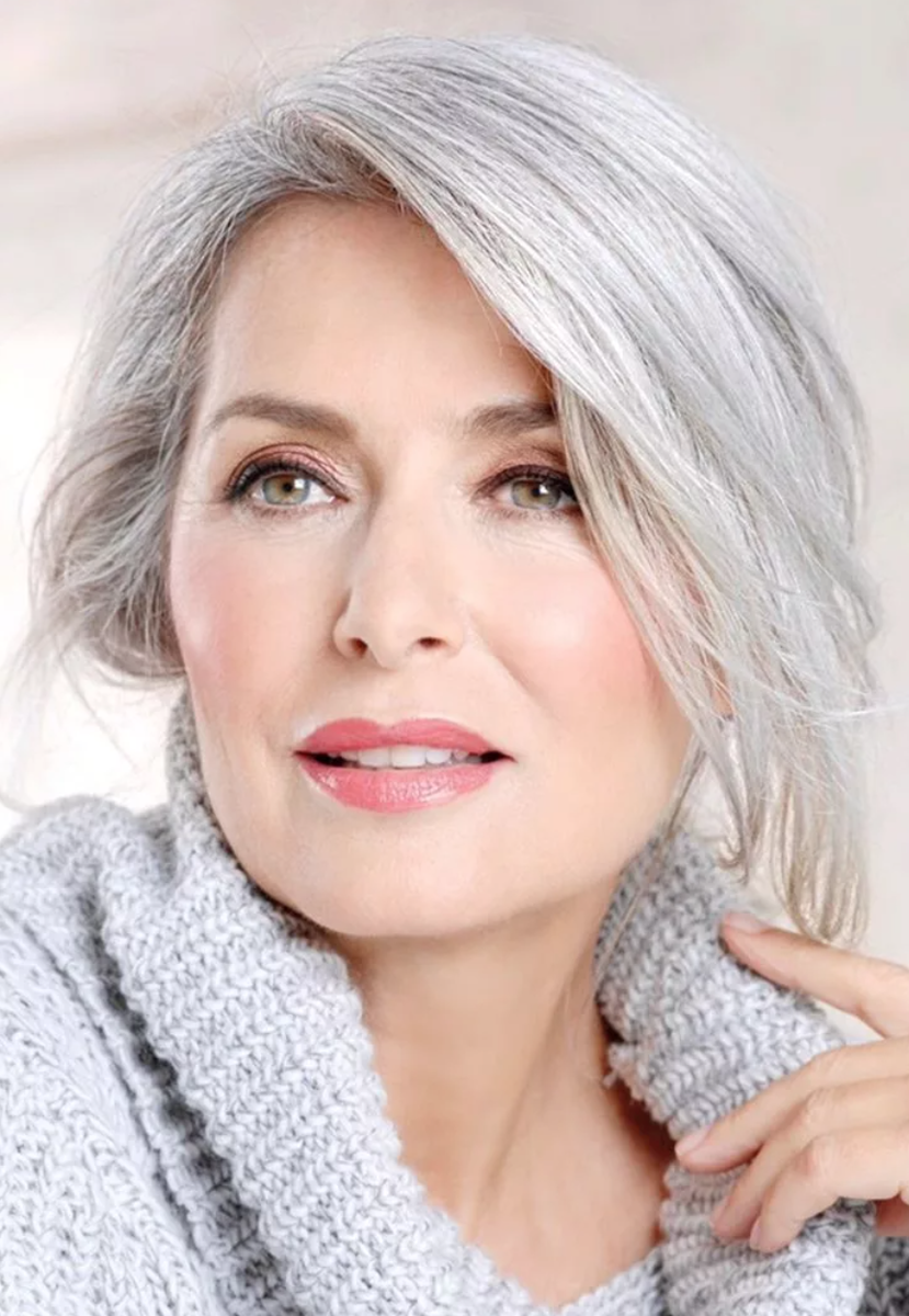 Мило смотрится или лучше бы ей покрасить волосы?