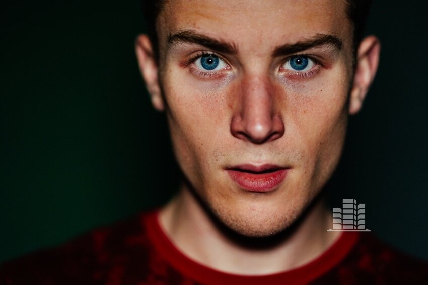 Я отложил кое-какие средства, стал полностью себя обеспечивать, начал встречаться с девушками