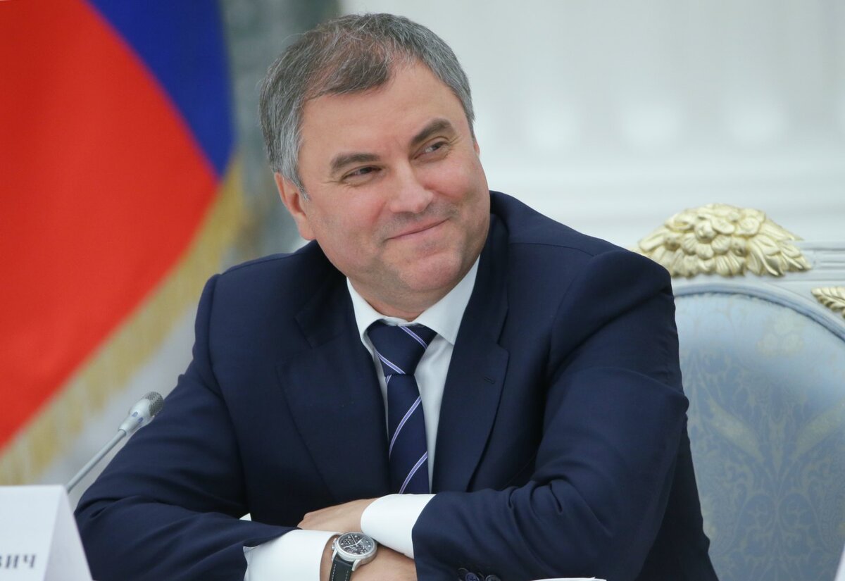 Разбор слов Володина о том, что в СССР на заре космической эпохи все ходили в фуфайках и зарплата была мизерной