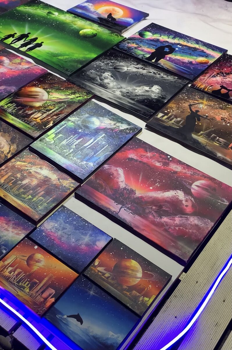 Потом выбирала из вот этих! Парад планет!)